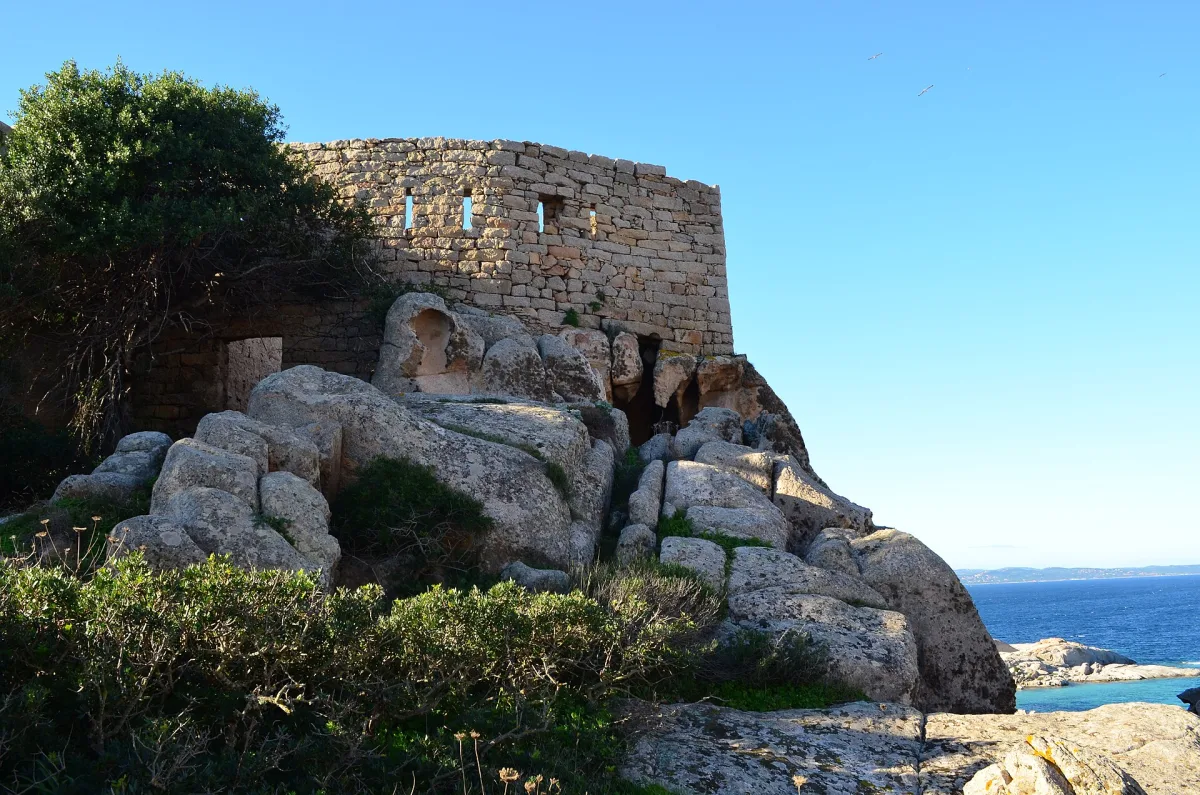 Come arrivare a Cala Spalmatore da La Maddalena: tutte le opzioni