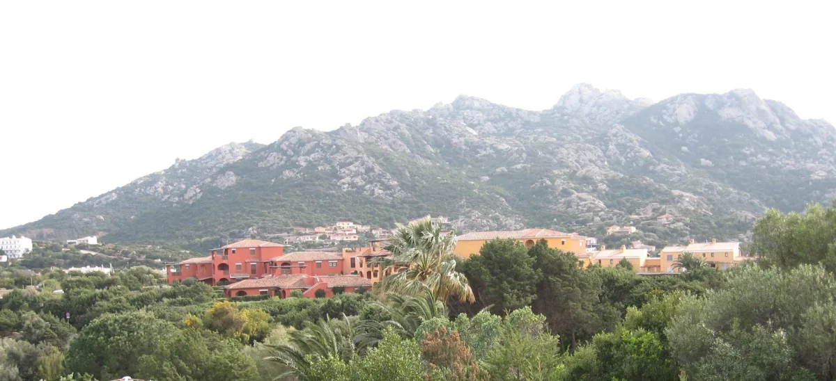 In che zona dormire a La Maddalena: guida alle aree migliori 2026