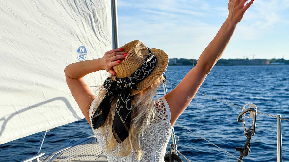 Cosa portare a La Maddalena per un’escursione in barca perfetta