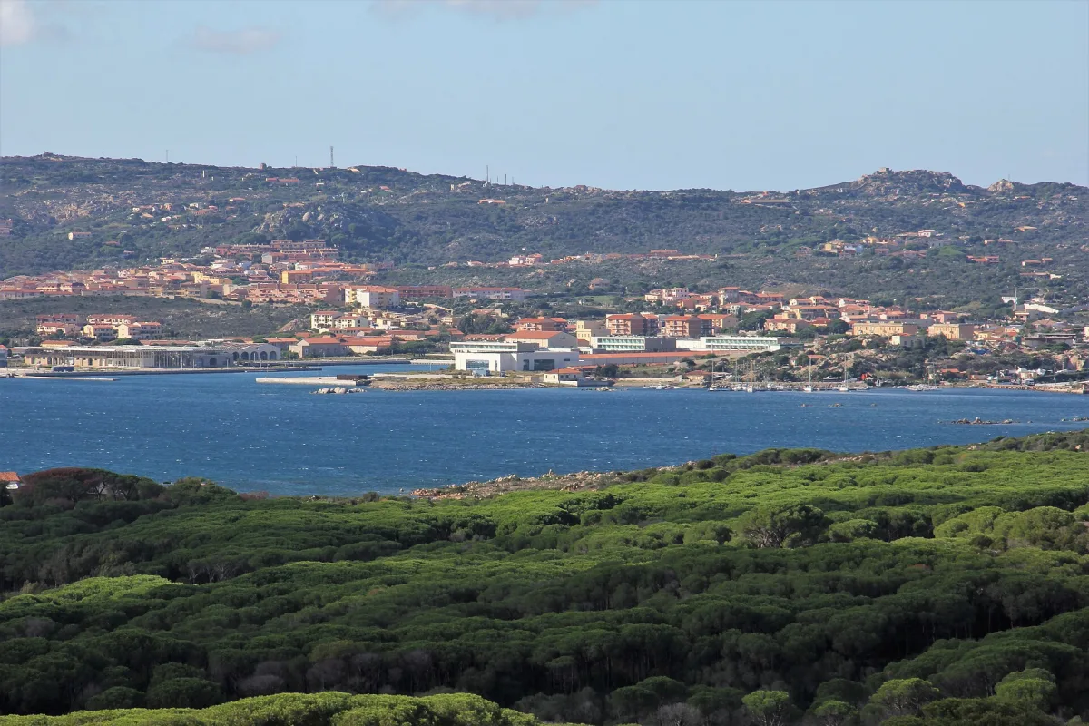Come arrivare a La Maddalena: guida aggiornata 2026